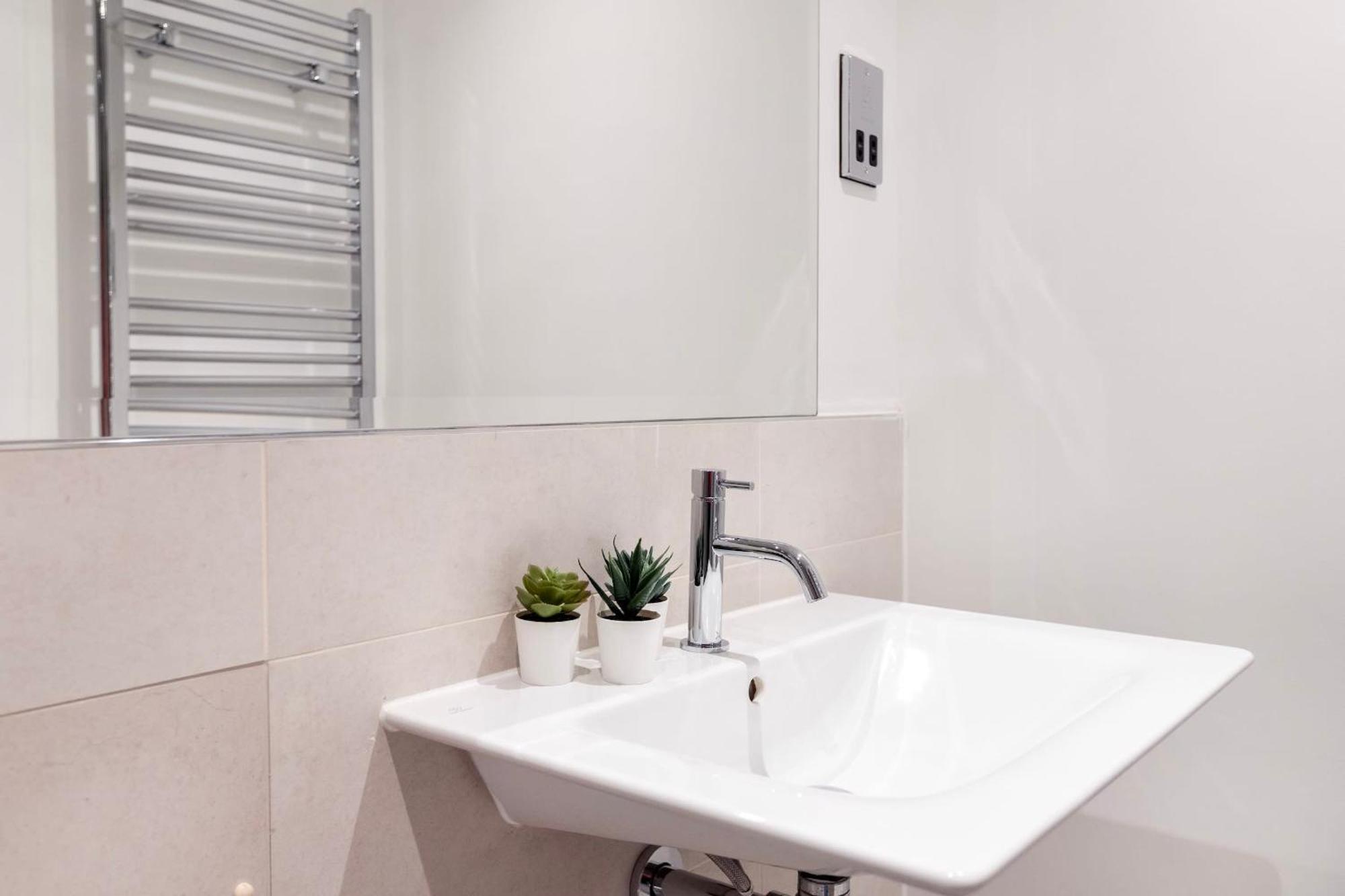 Fitzrovia With Balcony - Cityapartmentstay London Exterior foto